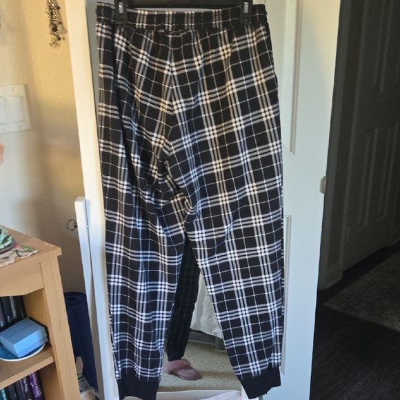 LulaRoe Plaid Jax Joggers -large - Picture 9 of 10